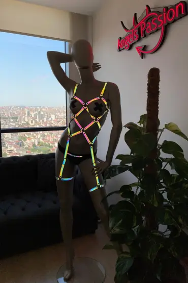  41 Pole Dans Giyim Işıkla Yansıyan Seksi Harness - Ürün Rengi:Rainbow Reflektör