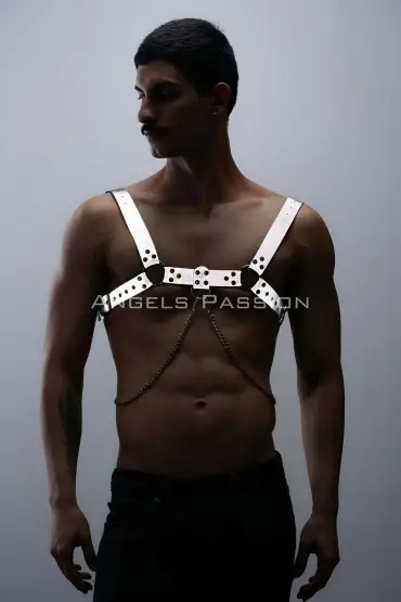  41 Reflektörlü (Karanlıkta Parlayan) Zincir Detaylı Şık Erkek Göğüs Harness, Reflektörlü Clubwear - Ürün Rengi:Bey